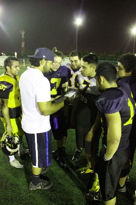 Hirám Machado coach de linebackers UNISON