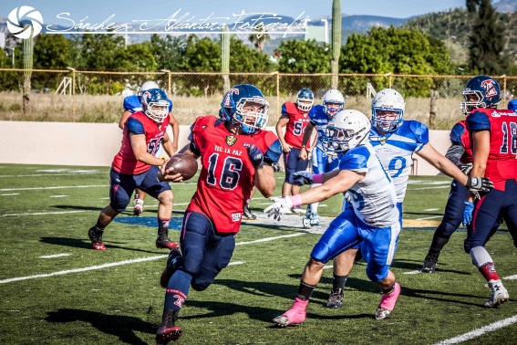 Ernesto Vivian QB habilidoso de los Lobos Marinos del ITLP