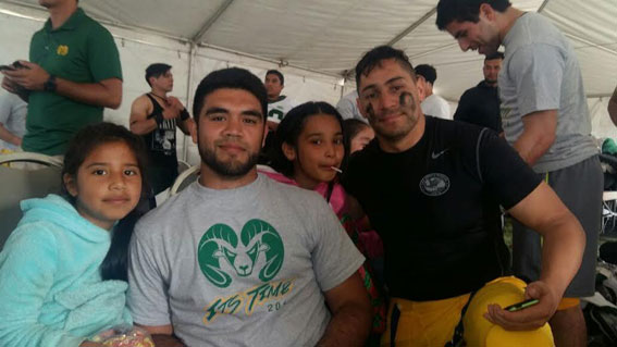 Niños y jugadores convivieron previo al scrimmage