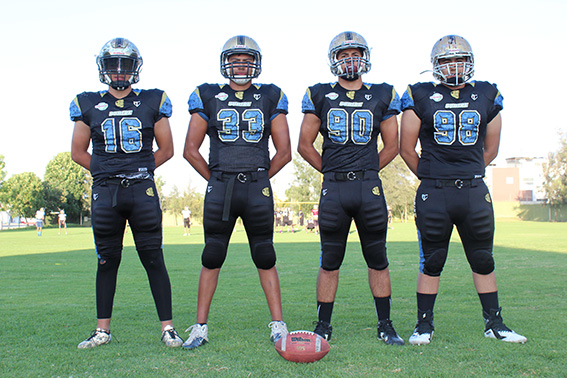 Jugadores defensivos de los Guerreros Jaguar