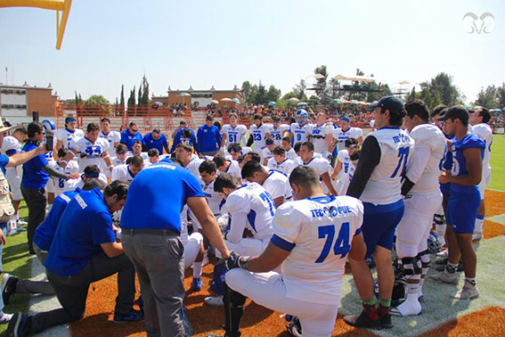 Coaches y equipo de Borregos Puebla