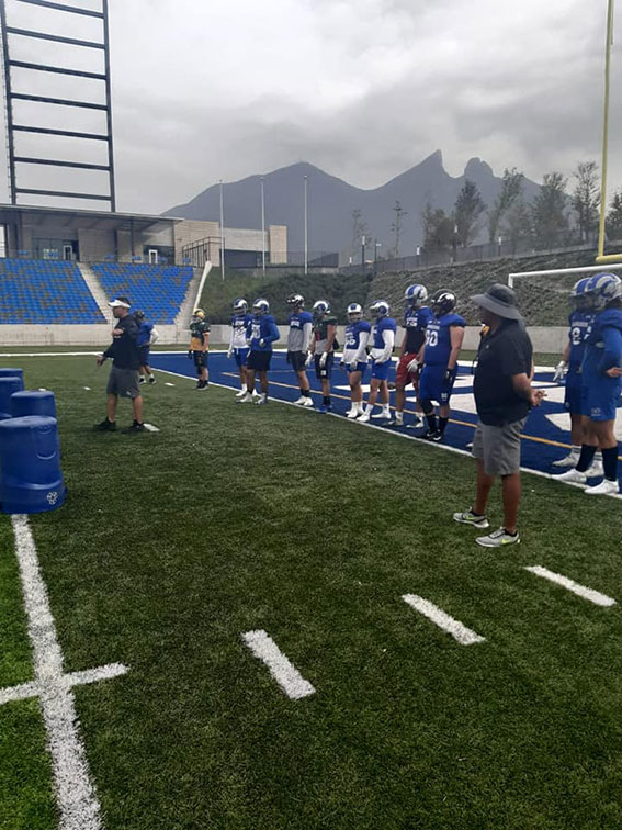 Los Borregos Puebla muy atentos en las prácticas