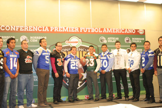 Jugadores de los equipos de la Conferencia Premier