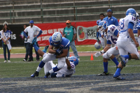 Cristian Ávila (40) LB Borregos Puebla